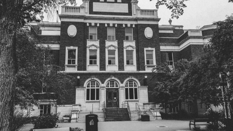 University of Alberta Presidents International Distinction Scholarship 2027 (Partial Funding)