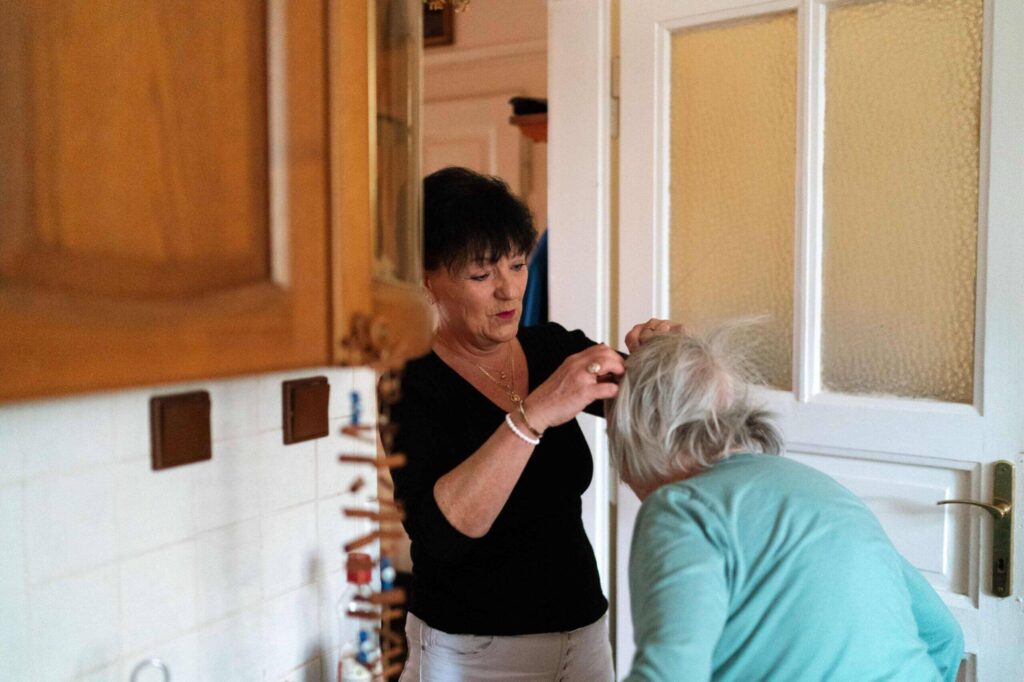 live-in caregiver jobs in Canada - caregiver assisting elderly