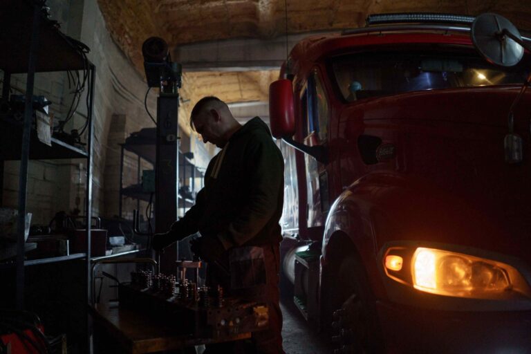 Truck Mechanic at Pro Max Trucking Ltd., Surrey BC (LMIA Requested)